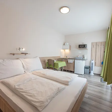 Апартаменты Centrum Apartmanhaz *