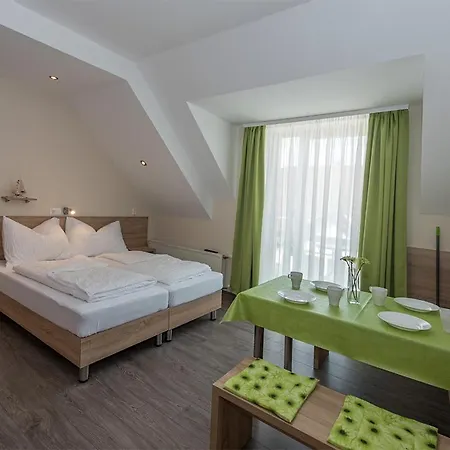 Апартаменты Centrum Apartmanhaz Балатонбоглар