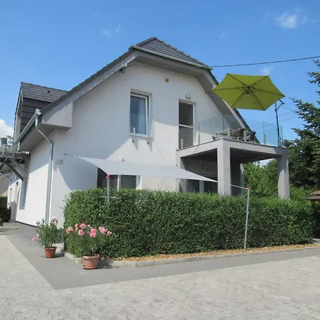 Appartement Centrum Apartmanhaz Balatonboglár