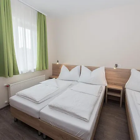 Centrum Apartmanhaz Balatonboglar