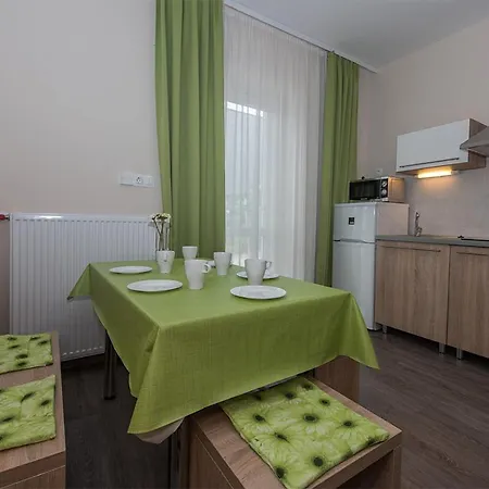 Centrum Apartmanhaz * Balatonboglar