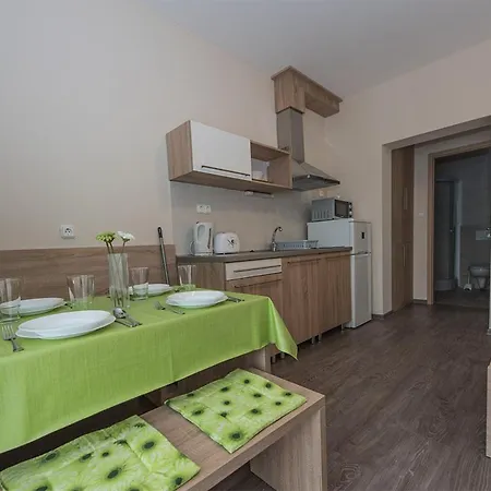 Centrum Apartmanhaz 公寓 Balatonboglár